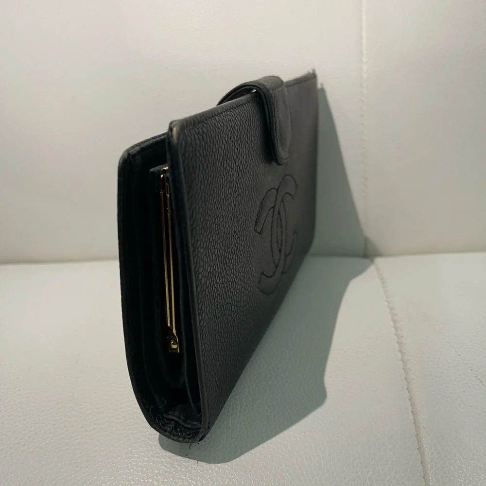 Authentic CHANEL Long Caviar Leather CC Bifold Flap Wallet - Picture 4 of 13